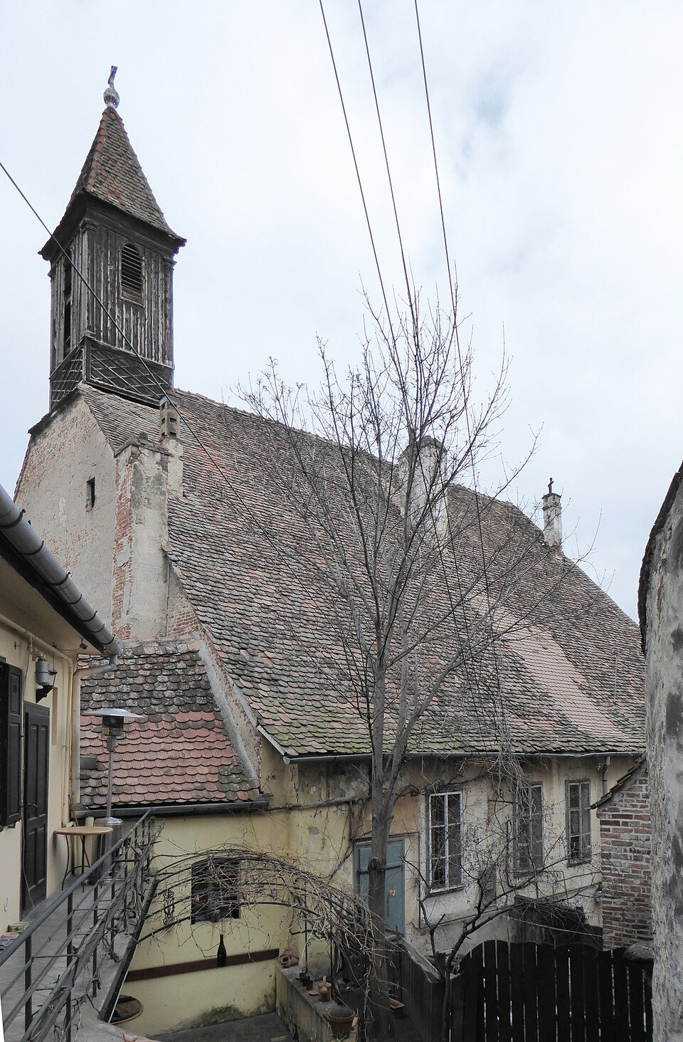 Biserica azilului