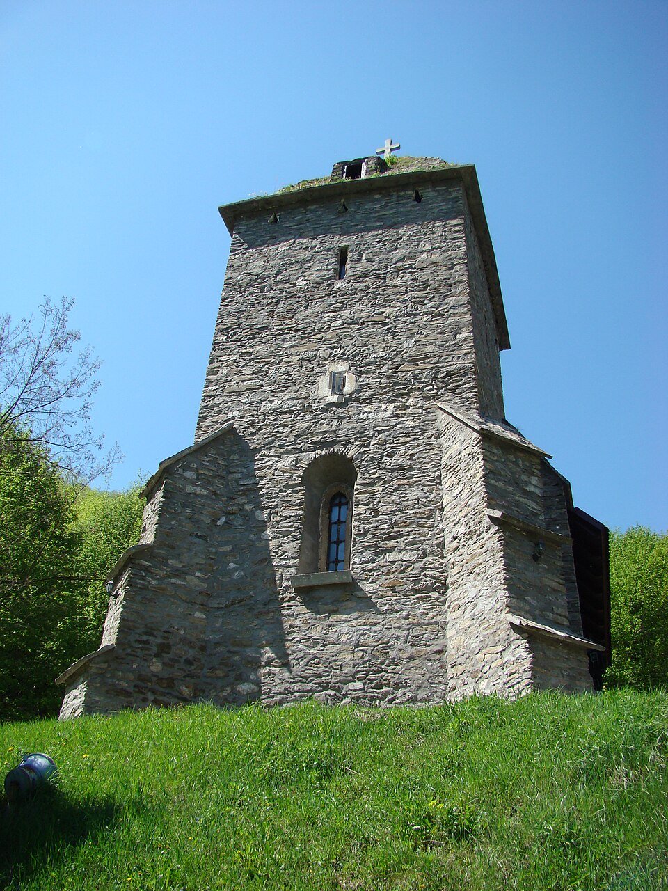 Biserica cnezilor Cândea din Suseni