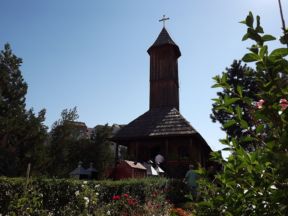 Biserica de lemn „Cuvioasa Paraschiva”