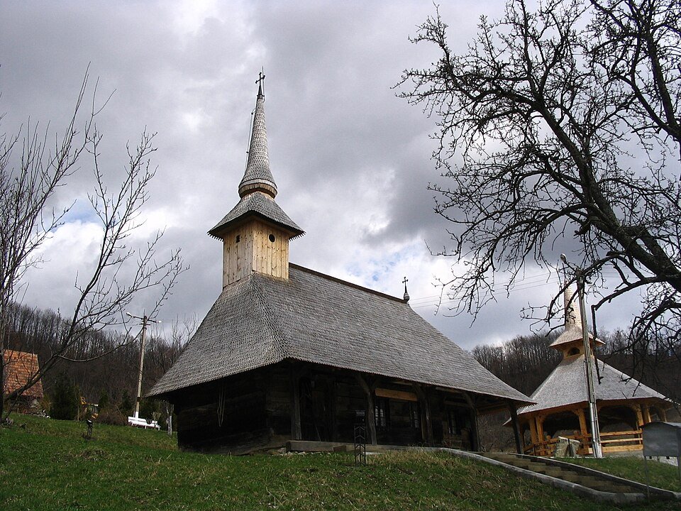 Biserica de lemn din Mănăstirea Strâmba