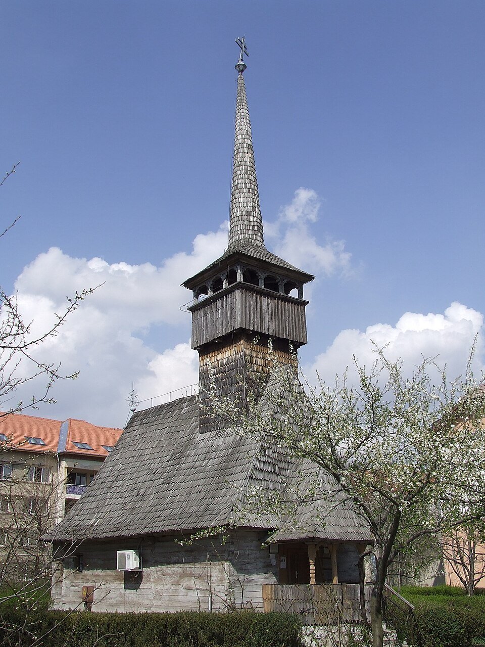 Biserica de lemn Sf. Arhangheli din Letca