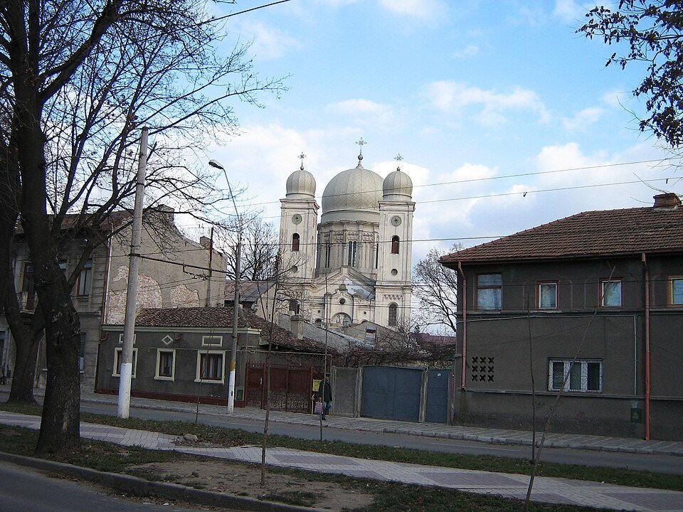 Biserica „Sf. Apostoli Petru și Pavel și Sf. Cuvioasă Parascheva”