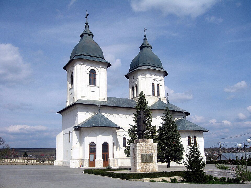 Catedrala Episcopală din Huși