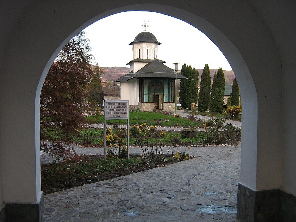 Mănăstirea Ostrov
